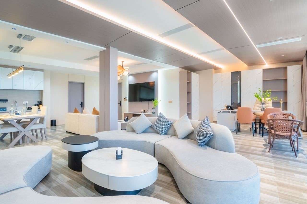 Wings Signature Suite