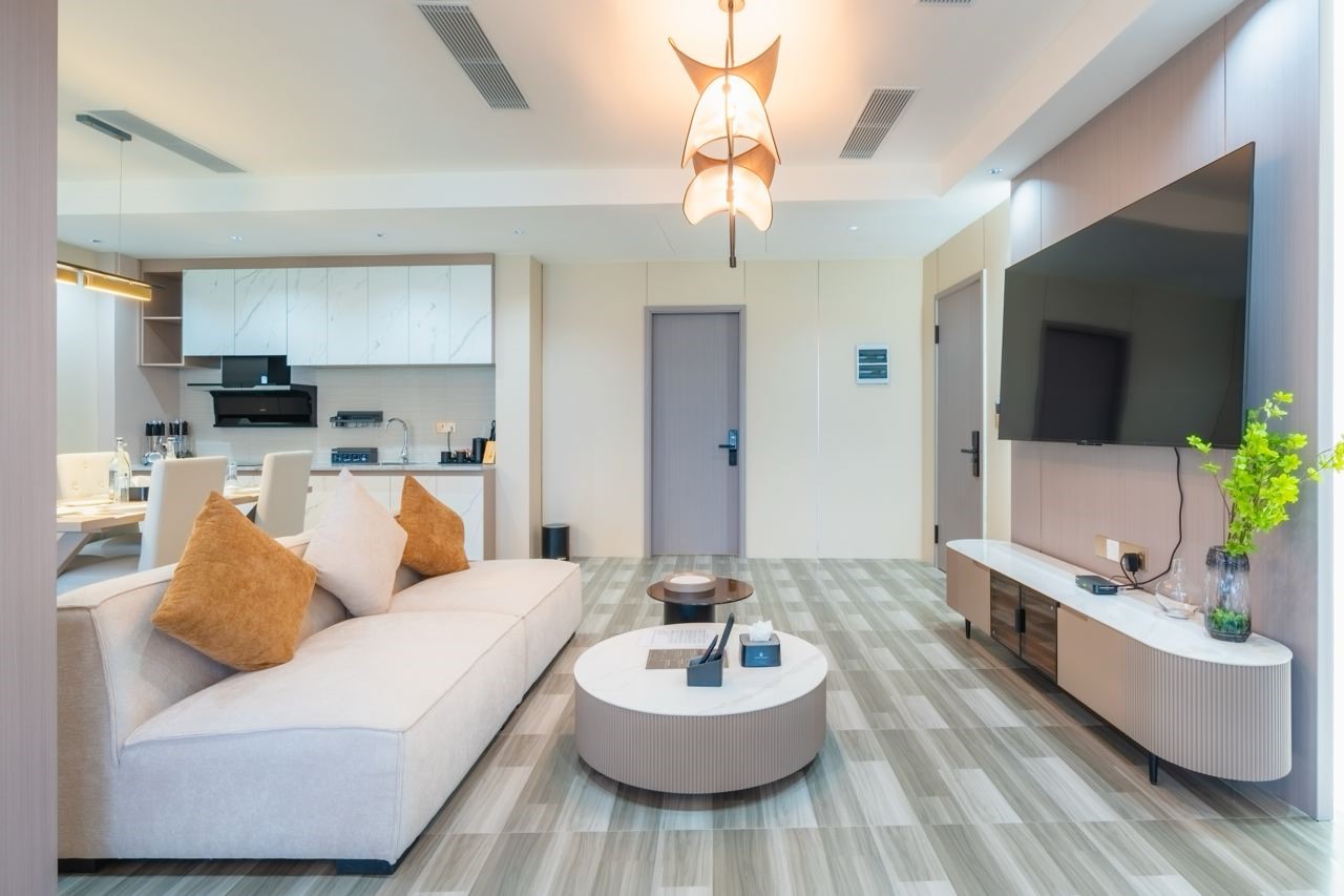 Wings Signature Suite