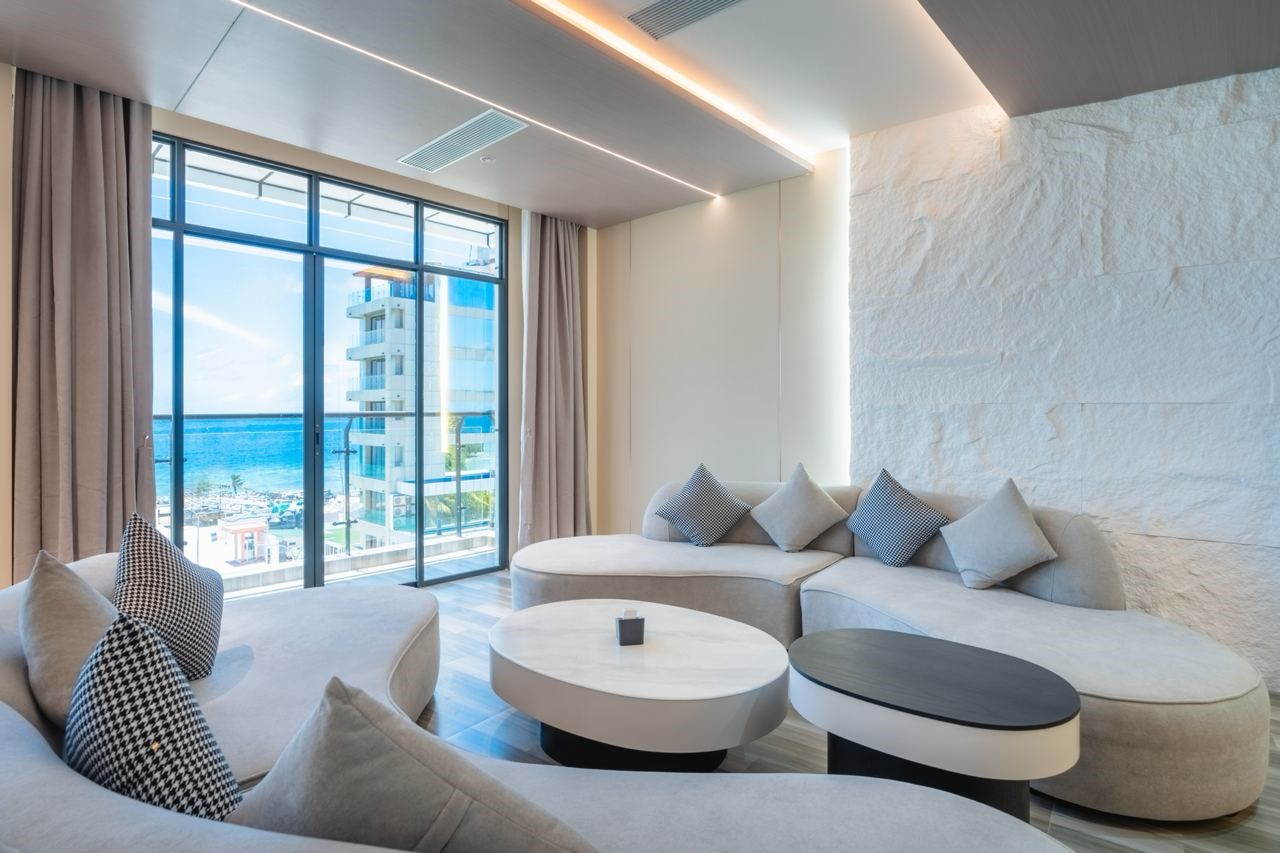 Wings Signature Suite