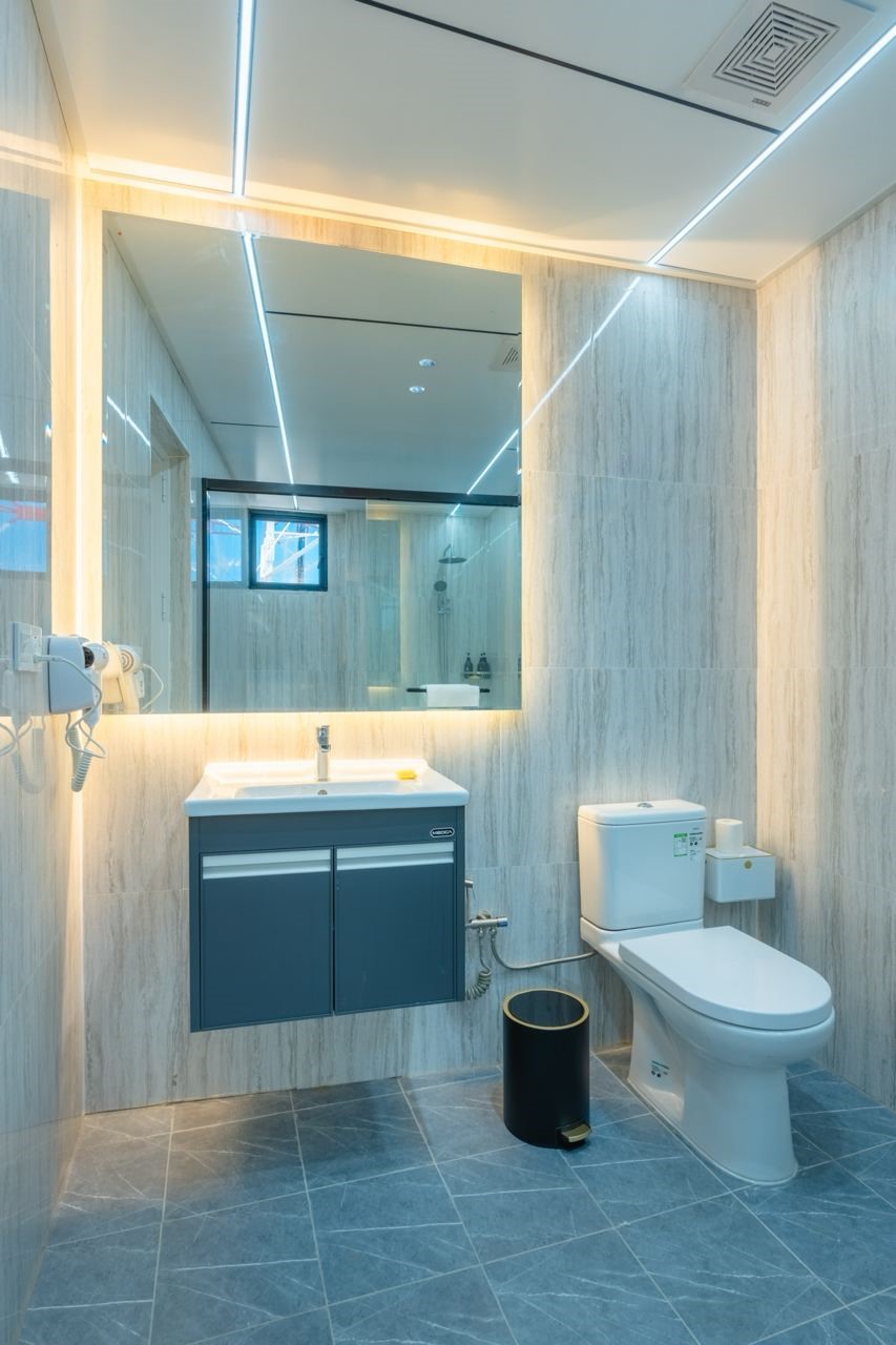 Wings Signature Suite