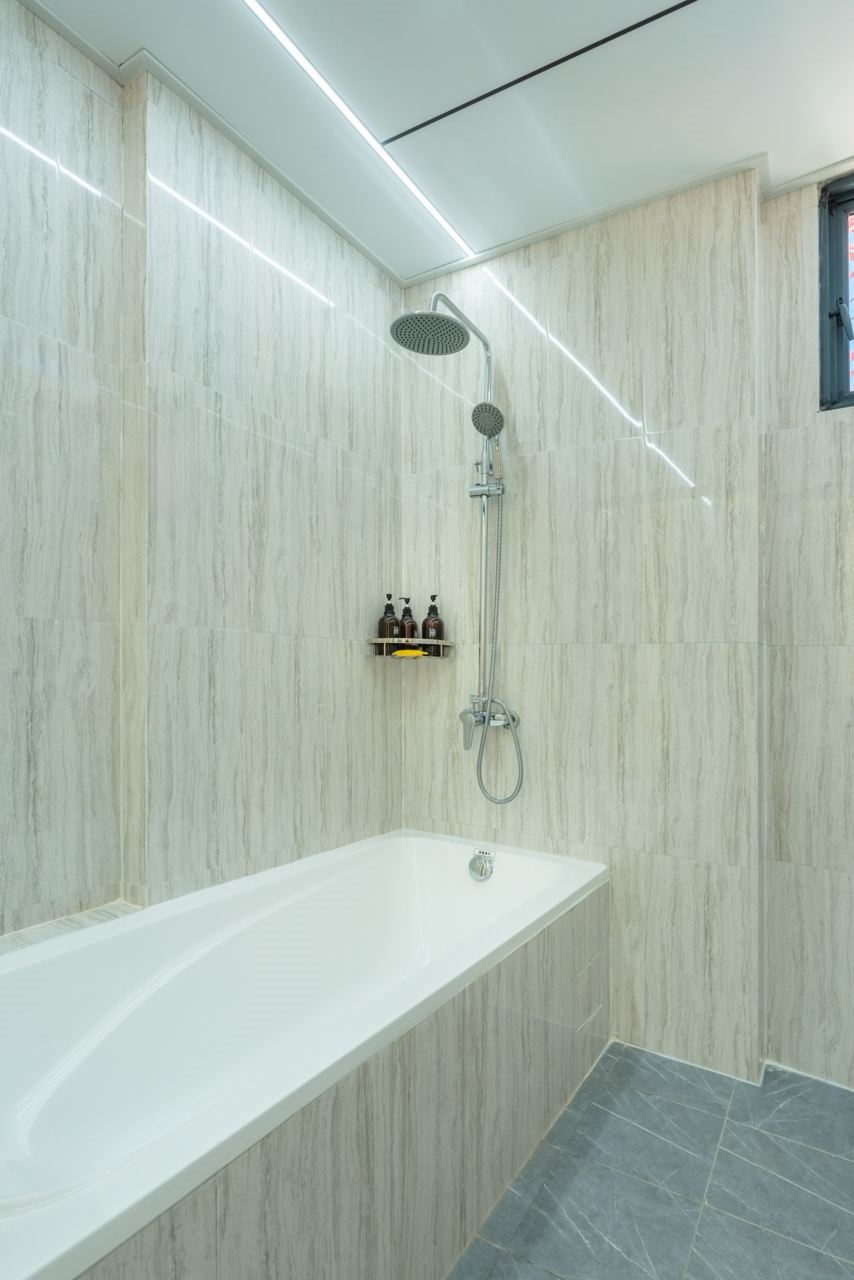 Wings Signature Suite