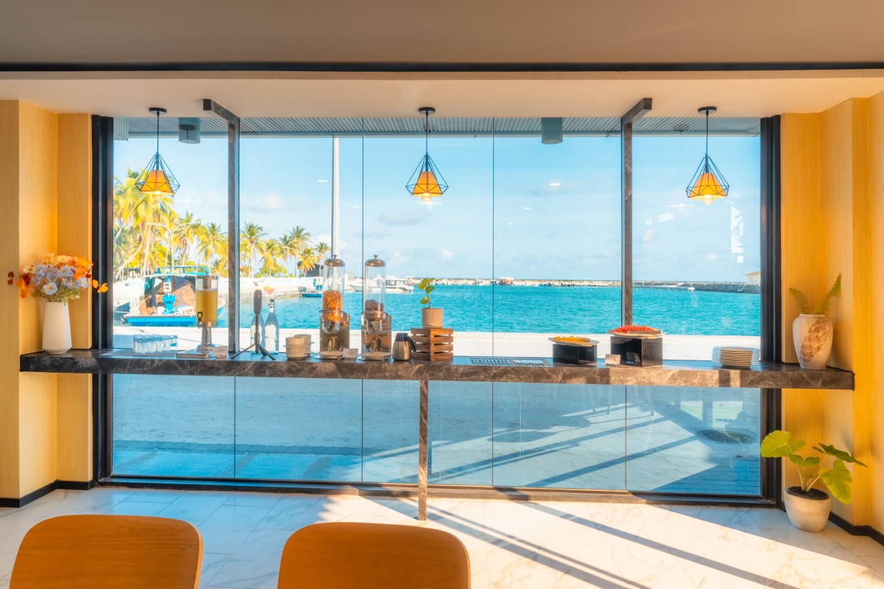 Cygnus Restaurant service image